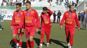 الملاحقون يهددون الرائد