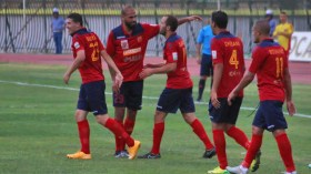 شباب باتنة ينفرد بالريادة وبوعراطة يشيد بتألق لاعبيه