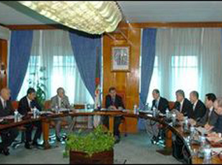 Algeria: Emergency cabinet meeting to discuss relationships with Libya
