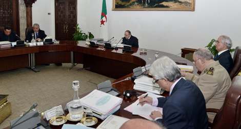 Bouteflika passes 7 laws and retains 7 others