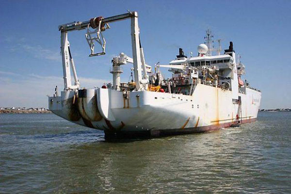 Internet fluctuation smothers Algerians, isolates Facebookers