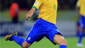 كاكا‮ “‬المسيحي‮” ‬يتسبب‮ ‬في‮ ‬عاصفة‮ ‬استوائية‮ ‬في‮ ‬البرازيل