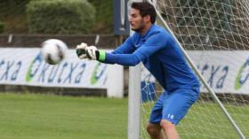 كادامورو صار حارس مرمى!