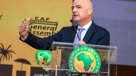 رئيس الفيفا “أنفانتينو” يقترح تنظيم كأس إفريقيا في كل 4 سنوات