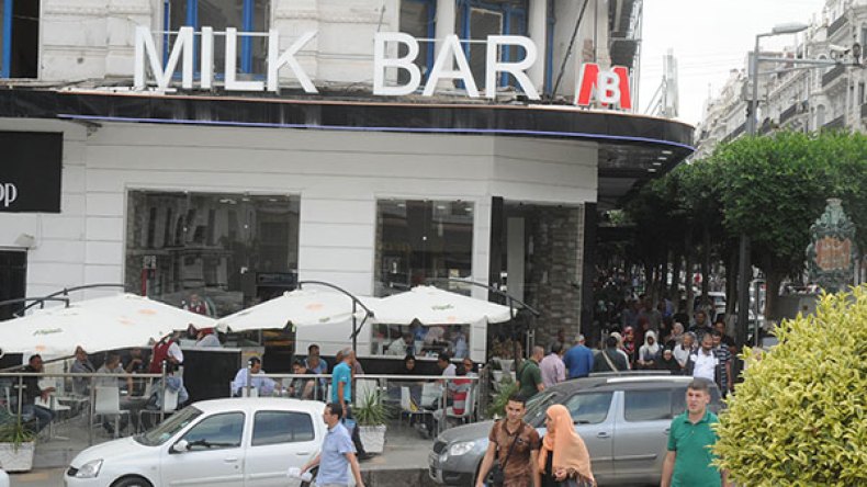 مقاهي النخبة والمثقفين .. من إنتاج الأفكار إلى النميمة السياسية