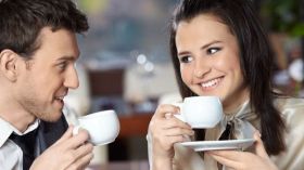 دراسة بريطانية: المرأة لا تحب من النظرة الأولى!