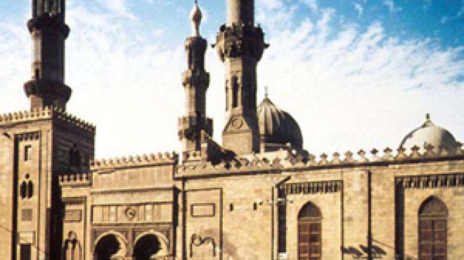 الأزهر يشن حملة ضد إيناس الدغيدي بعد تصريحاتها في روتانا موسيقى