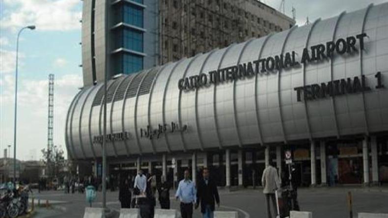 سلطات مطار القاهرة ترحل جزائريين وصلا دون تأشيرة