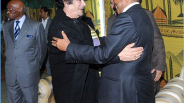 Khadafi réclame le départ de Cameron