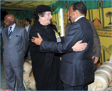 Khadafi réclame le départ de Cameron