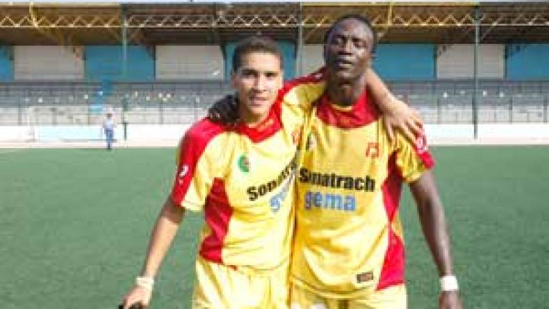 فياريال يعاين كامارا وعرض من لكسمبورغ لبوكرية