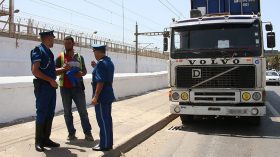 تجميد قرار شهادة الكفاءة لسائقي مركبات البضائع ونقل الأشخاص