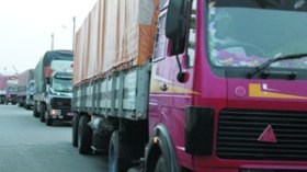 السلطات الليبية توافق على عبور 100 شاحنة جزائرية نحو غزة