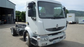 شاحنات “رونو” و”فولفو” جزائرية بترقيم 2017