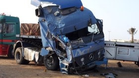 مقتل طفل و4 جرحى في اصطدام سيارة بشاحنة بسعيدة
