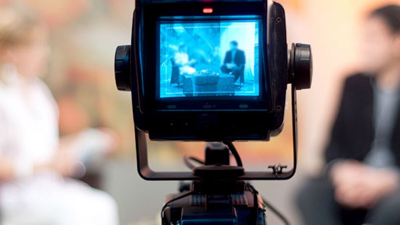 الإعلاميّون الجُدُد.. “تزوَّج رجلٌ رجلاً”