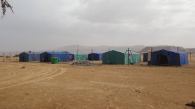 الجزائر تقيم مخيما بإليزي تحسبا لتدفق النازحين من ليبيا