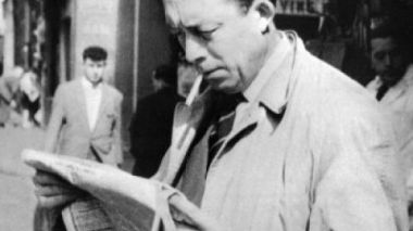 Plaque commémorative dans la maison de Camus 52 ans après sa mort