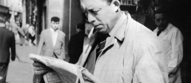 Plaque commémorative dans la maison de Camus 52 ans après sa mort