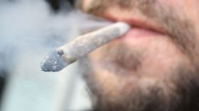 مليون مدمن مخدرات في الجزائر لا يجدون أماكن للعلاج!