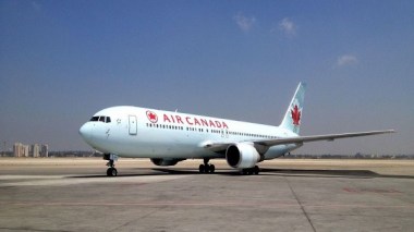 L’atterrissage d’urgence d’un Boeing à Madrid filmé en direct