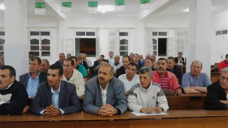 200 ألف عامل بقطاع التربية يستنجدون بالرئيس تبون