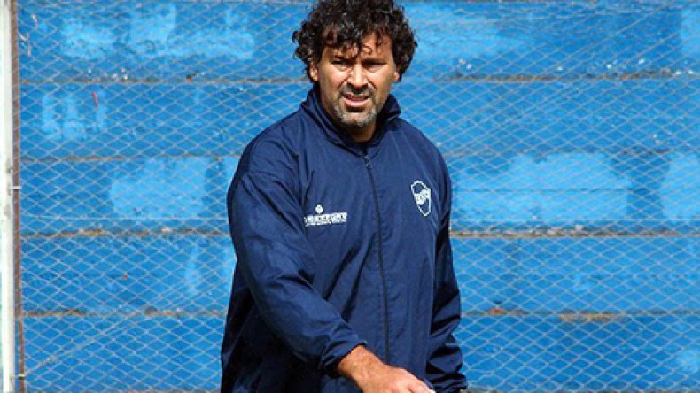 حارس أرجنتيني يرفض اللعب لمانشستر “ترضية للرب”