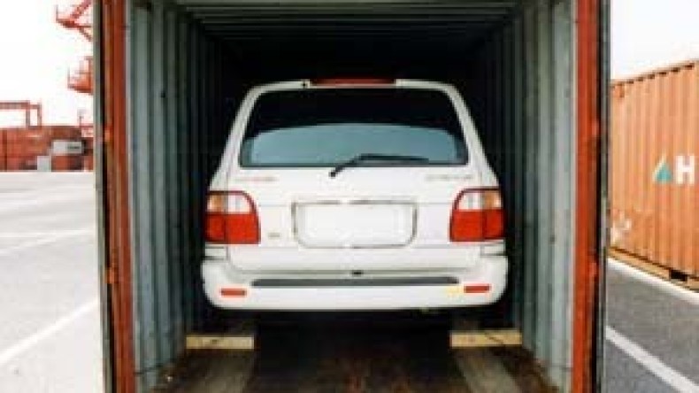 الإطاحة بشبكة دولية تهرب سيارات فخمة من إسبانيا إلى الجزائر