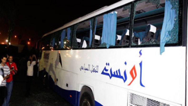 مهزلة الحافلة المنكوبة تنوب عن المصريين في كاب تاون