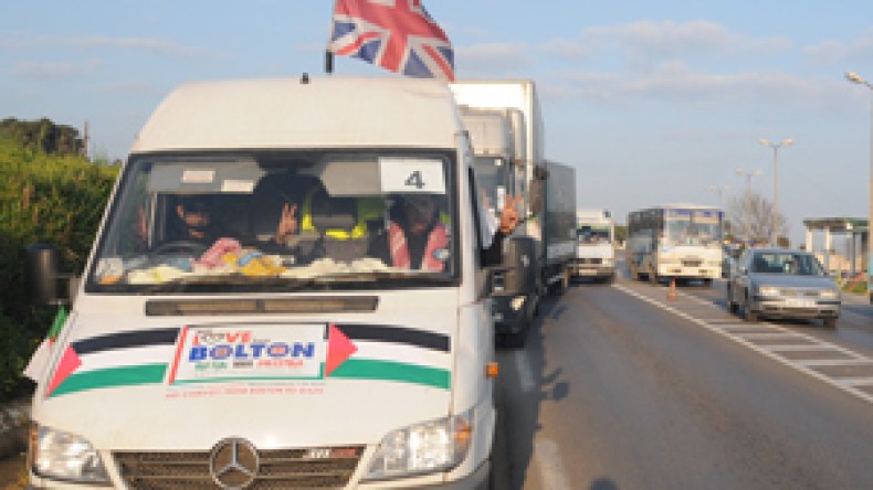 قافلة “خط الحياة” تخترق الحدود التونسية وتودع الجزائر على أمل العودة