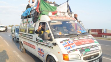 British caravan â€œViva Palestinaâ€ leaves Algerian soil for Tunisia.