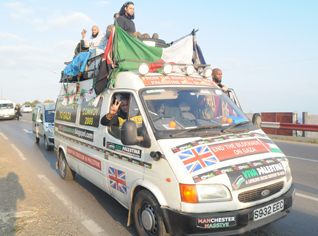 British caravan â€œViva Palestinaâ€ leaves Algerian soil for Tunisia.