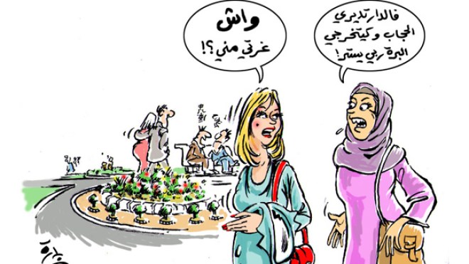 فتيات ونساء يجمعن بين التحجب والتبرّج!