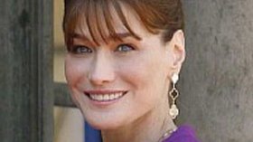 Carla Bruni says no to public performances