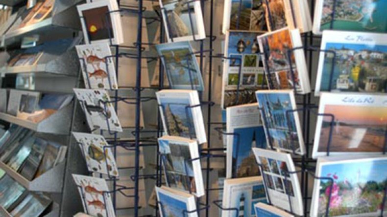 “الكارت بوستال” شوق إلى حنين الماضي في زمن التكنولوجيا