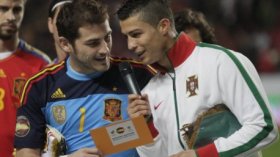 كاسياس: سأمنح صوتي لـ رونالدو بشأن الكرة الذهبية