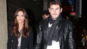 هكذا تفتك زوجة كاسياس غنيمة “السبق الصحفي”!؟