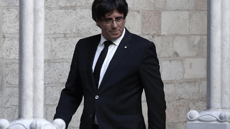 رئيس إقليم كتالونيا المعزول يغادر إلى بلجيكا