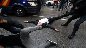 استفتاء كتالونيا يتحوّل إلى “ساحة اشتباكات”