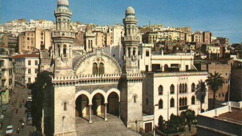 طبيعة نظام الحكم العثماني بالجزائر