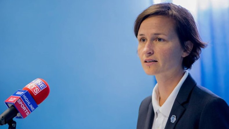 عمروش حاول إطفاء “سخط” بلماضي بِإرسال ألمانية تنوب عنه!