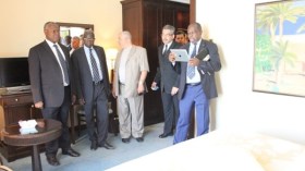 لجنة الكاف بوهران وتبدي‮ ‬إعجابها بملعب بئر الجير