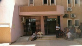 وقفات احتجاجية عارمة للمطالبة بتسوية قطعة أرض