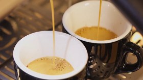الجزائريون يستهلكون 135 ألف طن من القهوة سنويًا