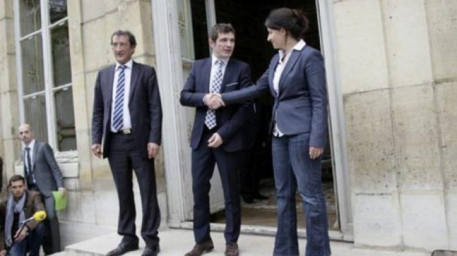 وزيرة فرنسية ترتدي “الجينز” في اجتماعات الحكومة