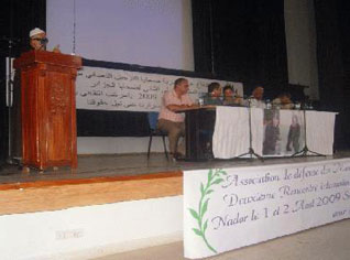 Le gouvernement a décidé d’annuler les congrès et les journées d’étude