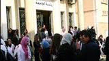 Alger : sit-in de centaines d’étudiants en pharmacie et en chirurgie dentaire
