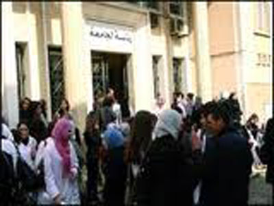 Alger : sit-in de centaines d’étudiants en pharmacie et en chirurgie dentaire