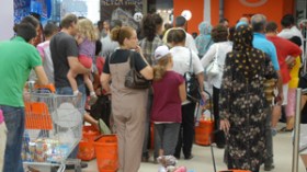 إقبال غير مسبوق على أكبر مركز تجاري في المغرب العربي