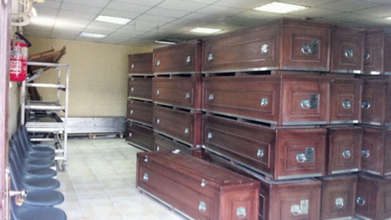 القضاء الفرنسي يبرىء المتهم الرئيسي في قضية تضخيم أوزان توابيت الموتى